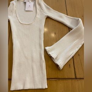 Annie Bing Women’s Sweater Long Bell Sleeved Ribbed Stretchy Cream NEW xs-s